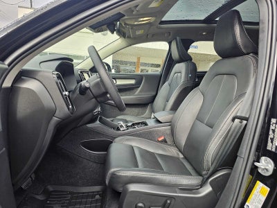 2024 Volvo XC40 Plus Dark Theme
