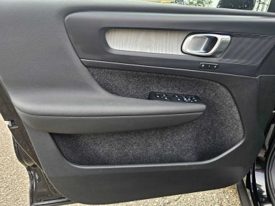 2024 Volvo XC40 Plus Dark Theme