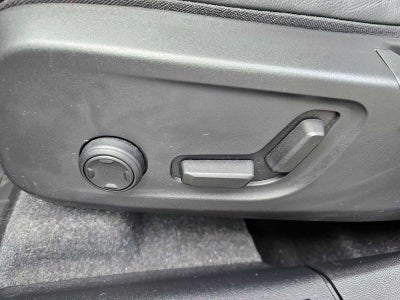 2024 Volvo XC40 Plus Dark Theme