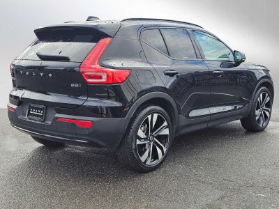 2024 Volvo XC40 Plus Dark Theme