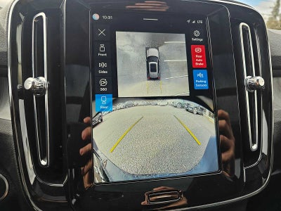 2024 Volvo XC40 Plus Dark Theme