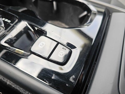 2024 Volvo XC40 Plus Dark Theme