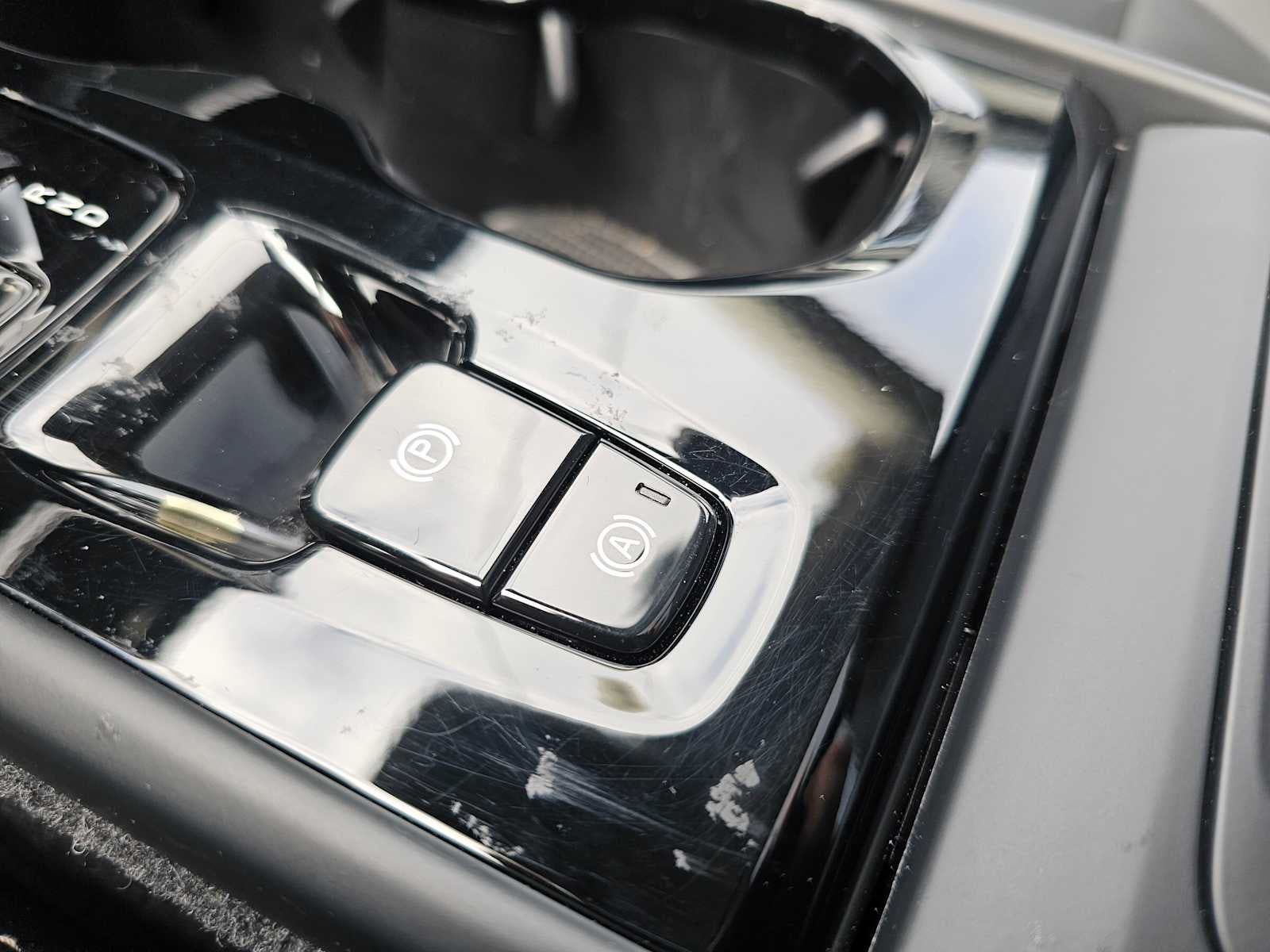 2024 Volvo XC40 Plus Dark Theme