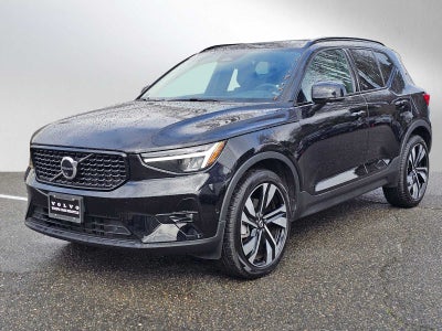2024 Volvo XC40 Plus Dark Theme