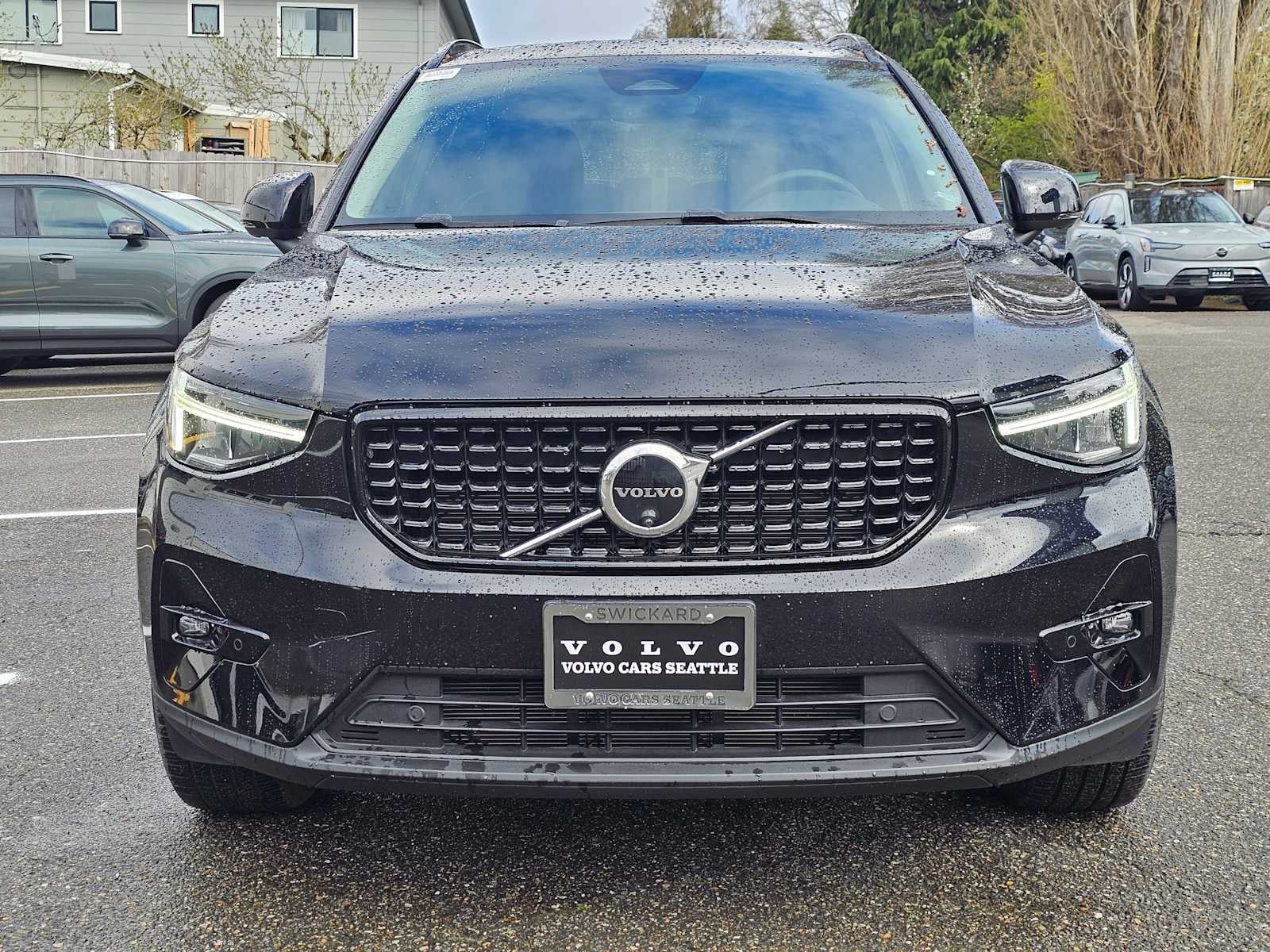 2024 Volvo XC40 Plus Dark Theme