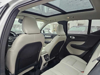 2024 Volvo XC40 Plus Dark Theme