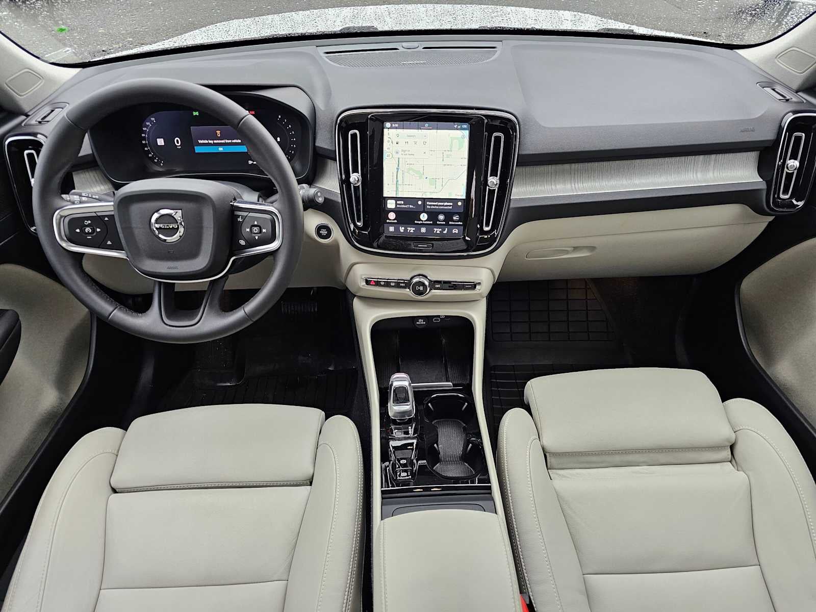 2024 Volvo XC40 Plus Dark Theme