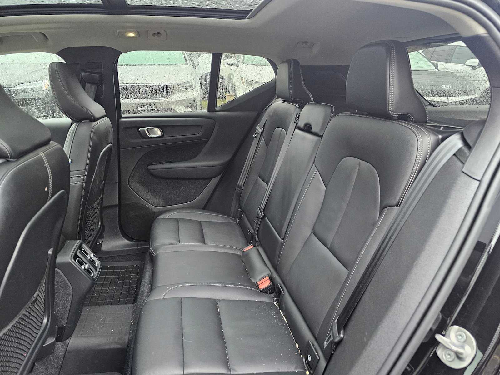 2024 Volvo XC40 Plus Dark Theme