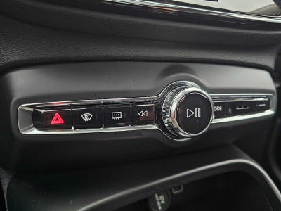 2024 Volvo XC40 Plus Dark Theme