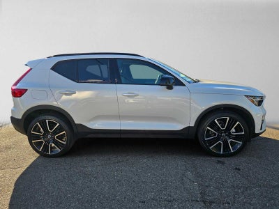 2026 Volvo XC40 Ultra