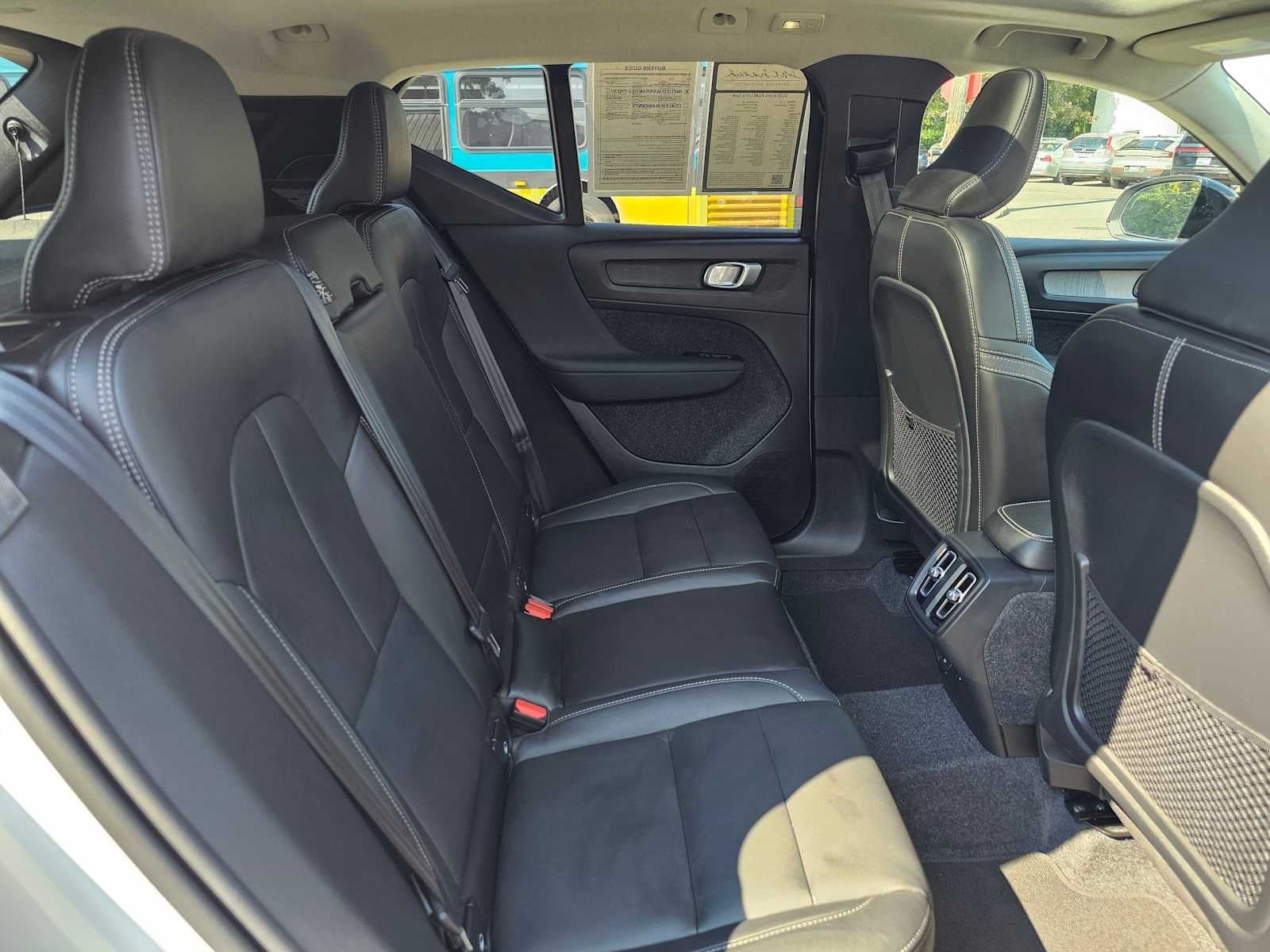2025 Volvo XC40 Ultra Dark Theme