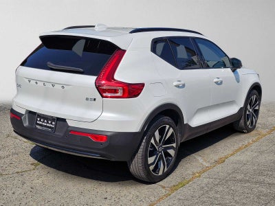 2025 Volvo XC40 Ultra Dark Theme