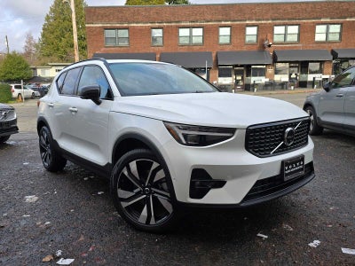 2024 Volvo XC40 Ultimate Dark Theme