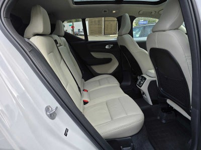 2024 Volvo XC40 Ultimate Dark Theme