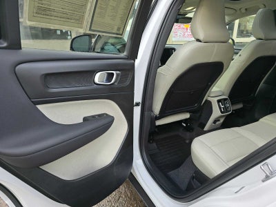 2024 Volvo XC40 Ultimate Dark Theme