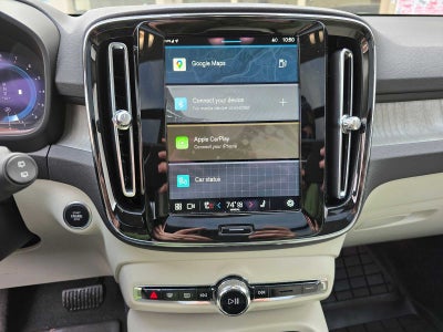 2024 Volvo XC40 Ultimate Dark Theme