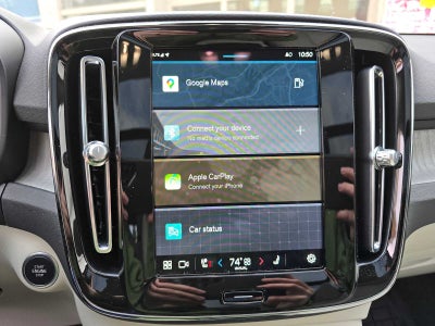 2024 Volvo XC40 Ultimate Dark Theme