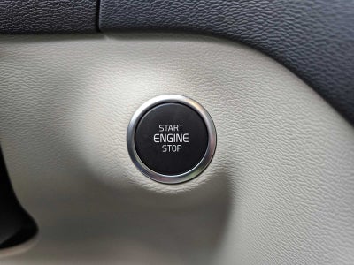 2024 Volvo XC40 Ultimate Dark Theme