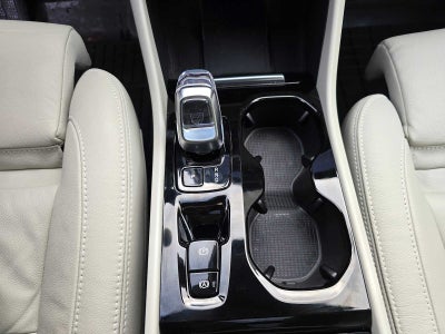 2024 Volvo XC40 Ultimate Dark Theme