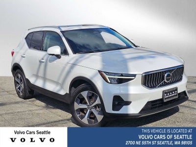 2023 Volvo XC40 Plus Bright Theme