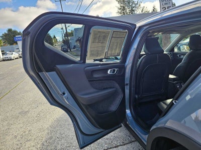 2023 Volvo XC40 Plus Bright Theme