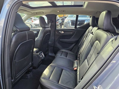 2023 Volvo XC40 Plus Bright Theme