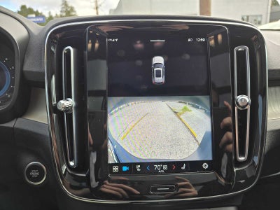 2023 Volvo XC40 Plus Bright Theme