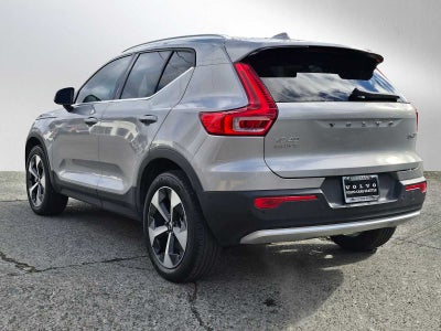 2023 Volvo XC40 Plus Bright Theme
