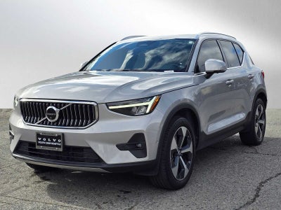 2023 Volvo XC40 Plus Bright Theme