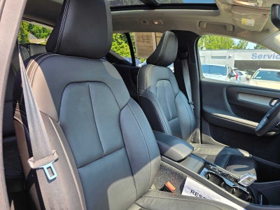 2023 Volvo XC40 Plus Bright Theme
