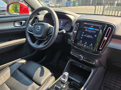 2023 Volvo XC40 Plus Bright Theme