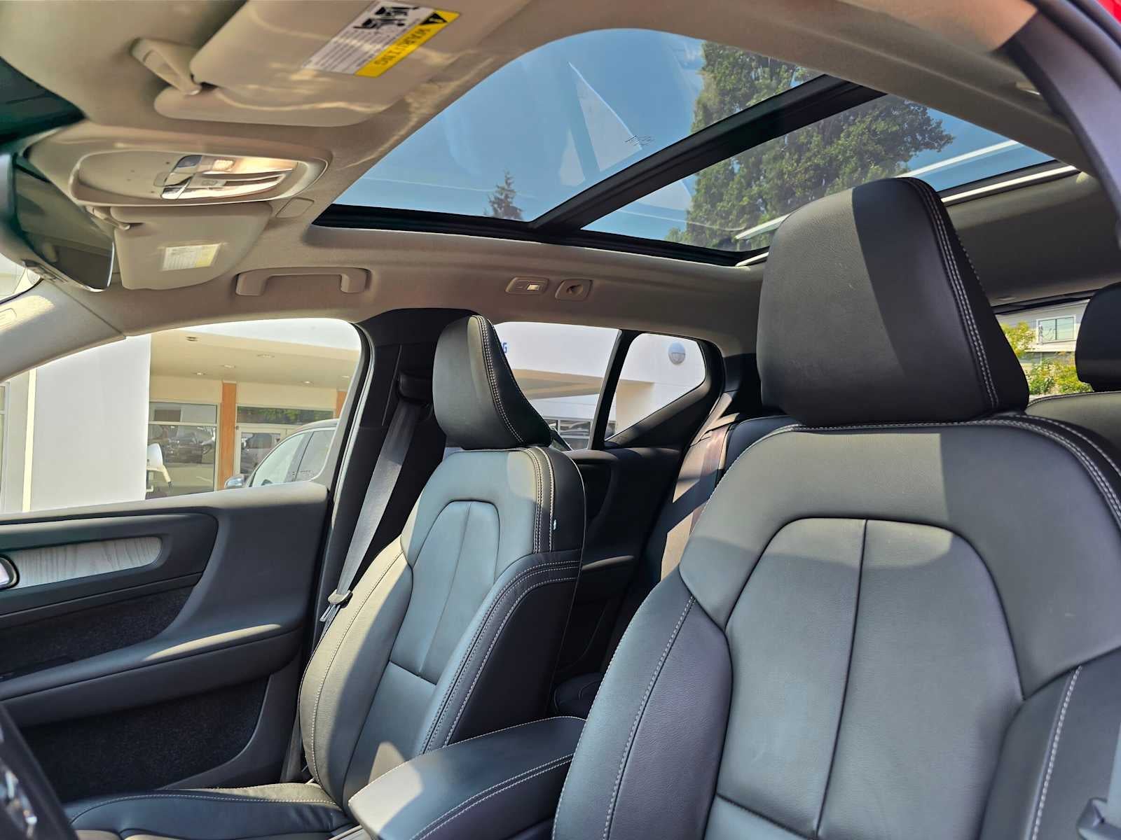 2023 Volvo XC40 Plus Bright Theme