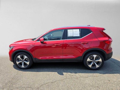 2023 Volvo XC40 Plus Bright Theme