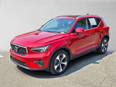 2023 Volvo XC40 Plus Bright Theme