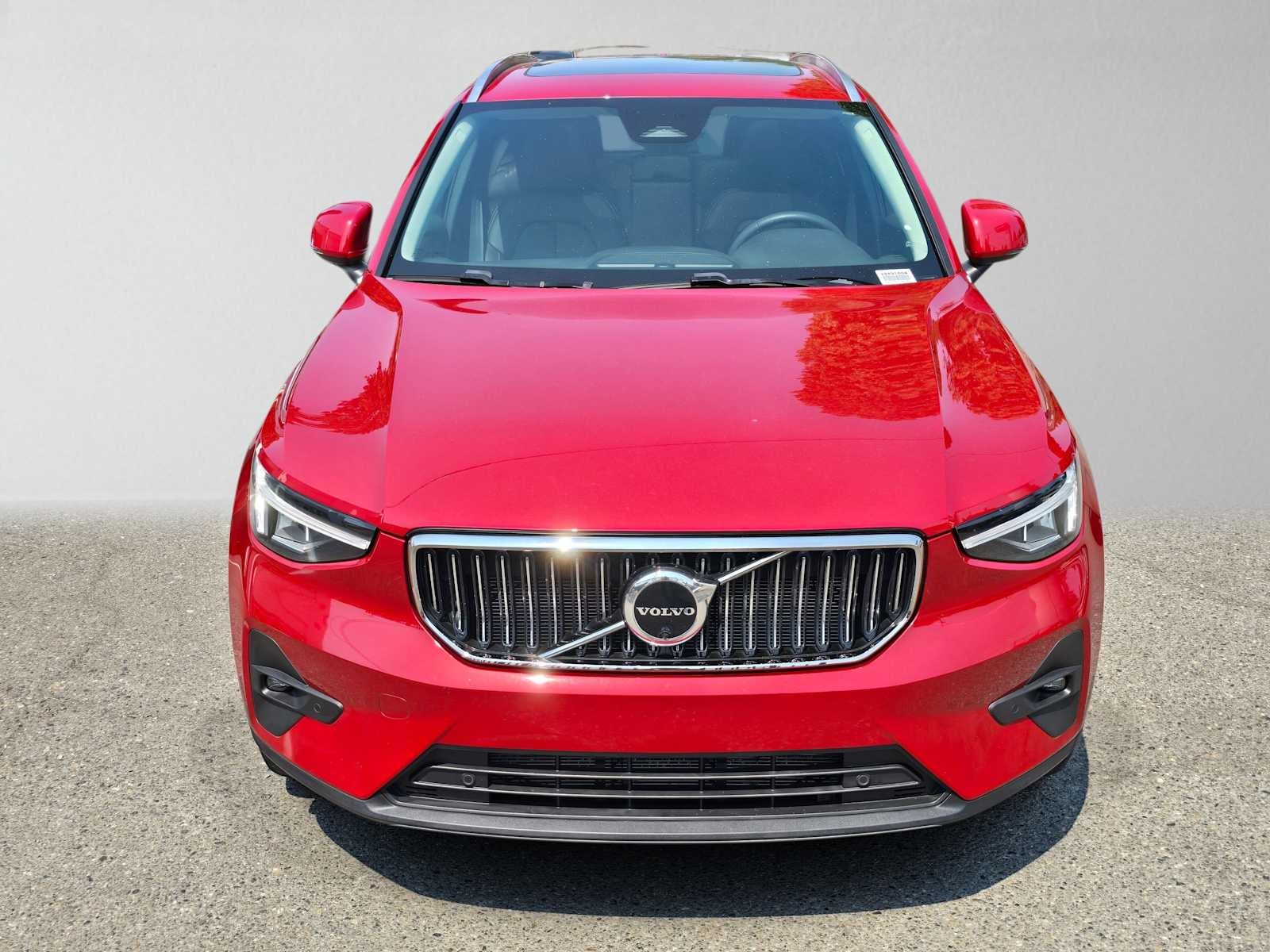 2023 Volvo XC40 Plus Bright Theme
