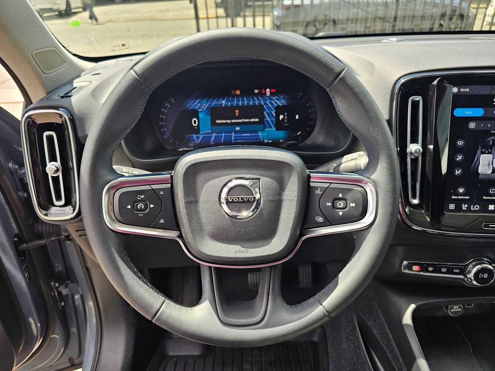 2023 Volvo XC40 Plus Bright Theme