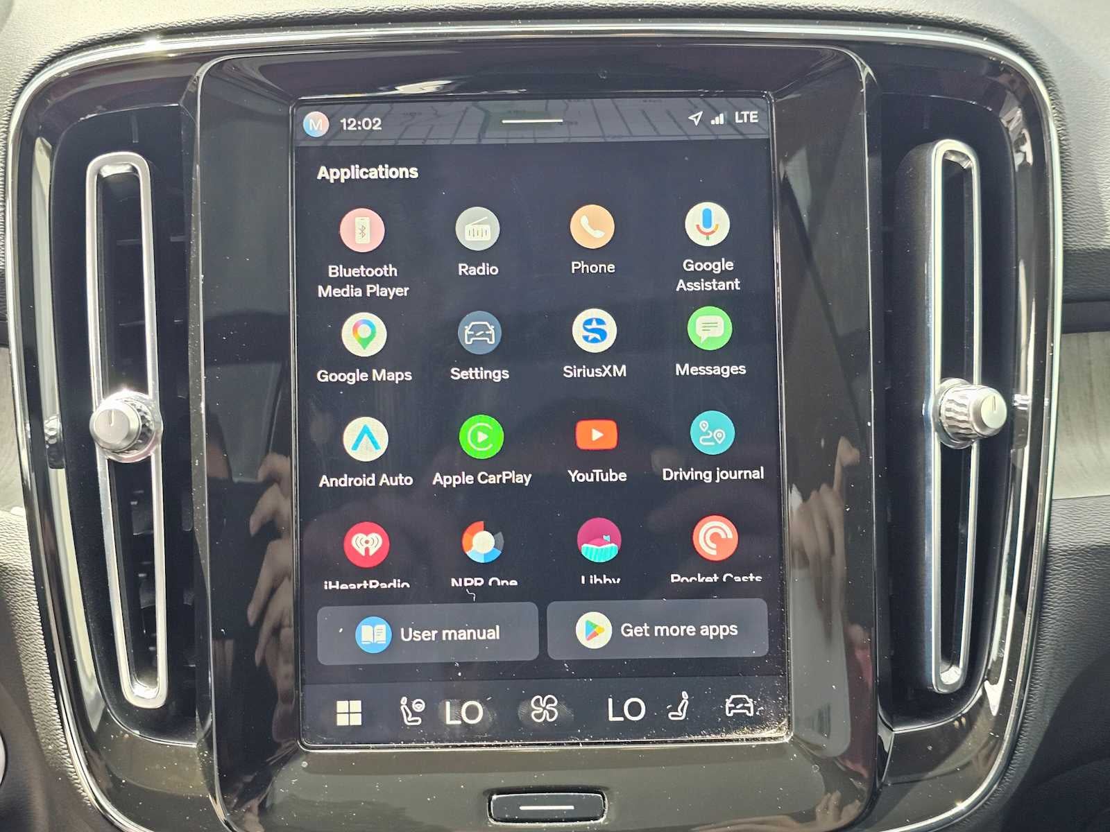 2023 Volvo XC40 Plus Bright Theme