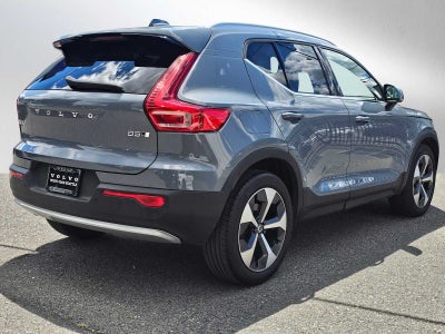 2023 Volvo XC40 Plus Bright Theme