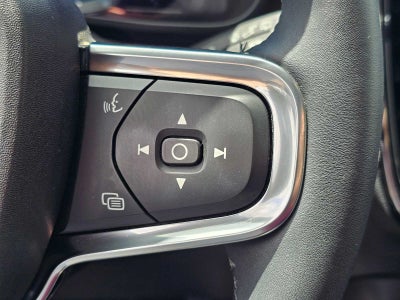 2023 Volvo XC40 Plus Bright Theme