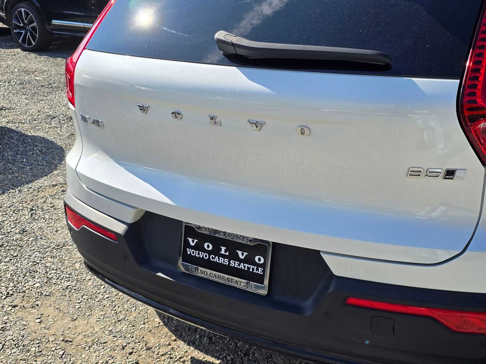 2023 Volvo XC40 Plus Dark Theme
