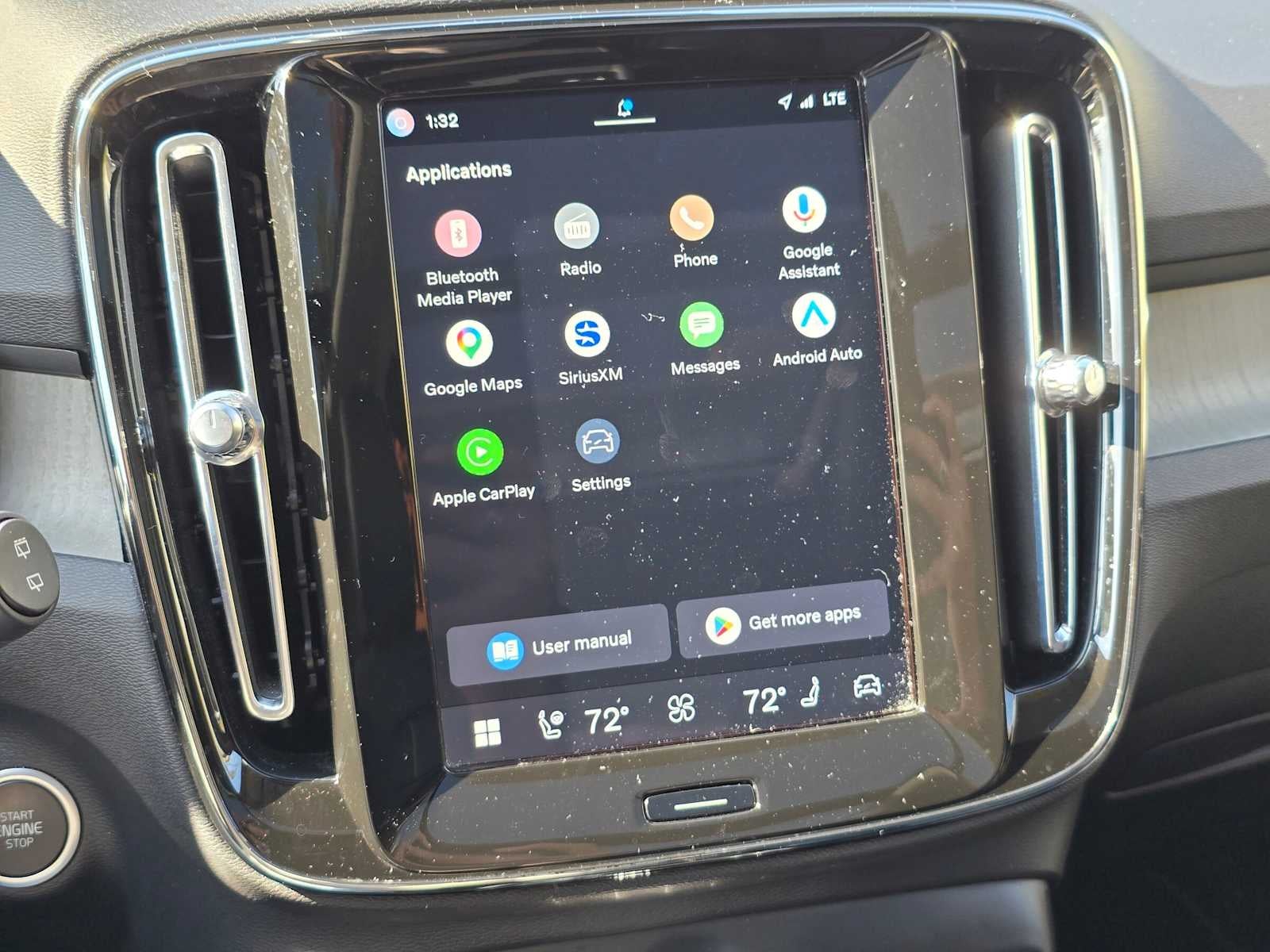 2023 Volvo XC40 Plus Dark Theme