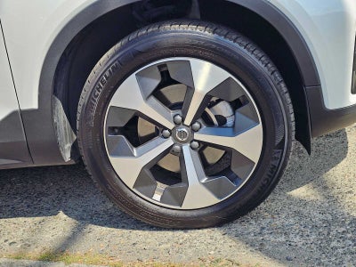 2023 Volvo XC40 Plus Dark Theme