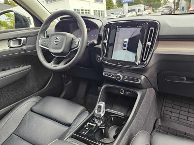 2023 Volvo XC40 Plus Dark Theme