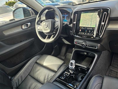 2023 Volvo XC40 Plus Dark Theme