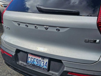 2023 Volvo XC40 Plus Dark Theme