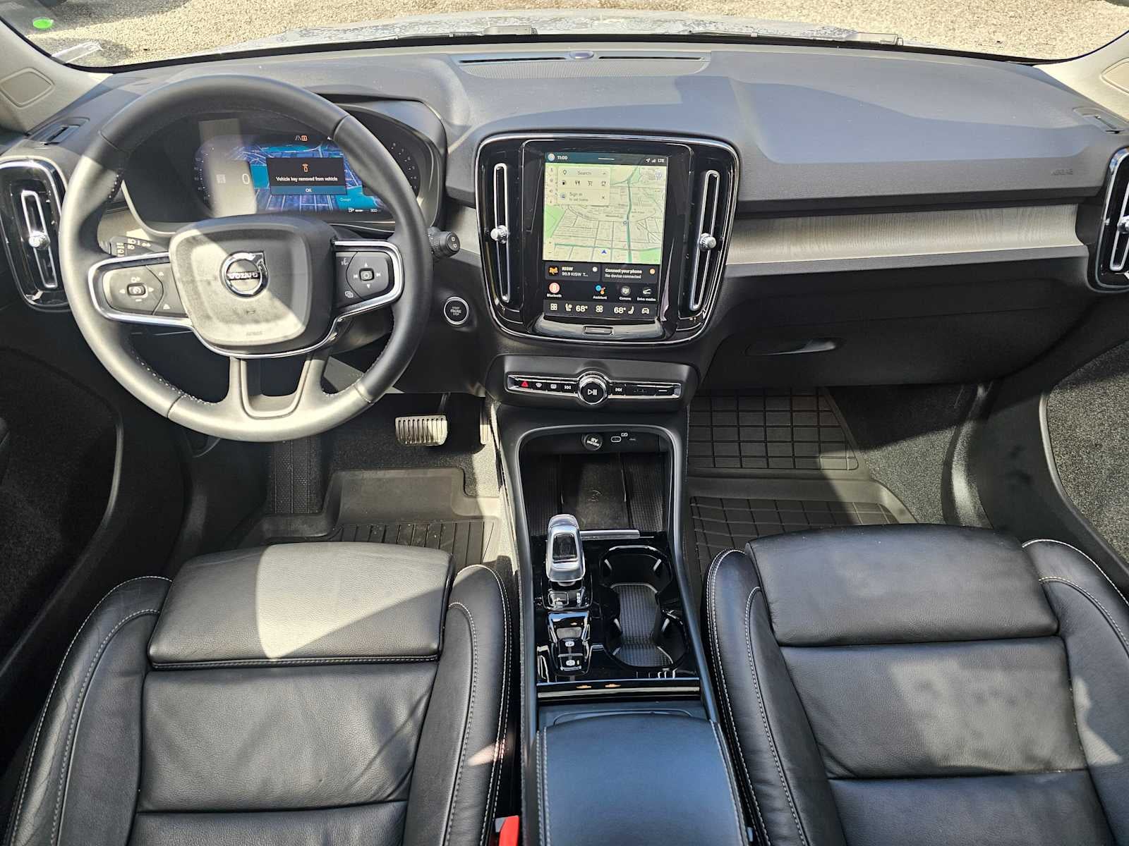 2023 Volvo XC40 Plus Dark Theme