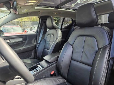 2023 Volvo XC40 Plus Dark Theme