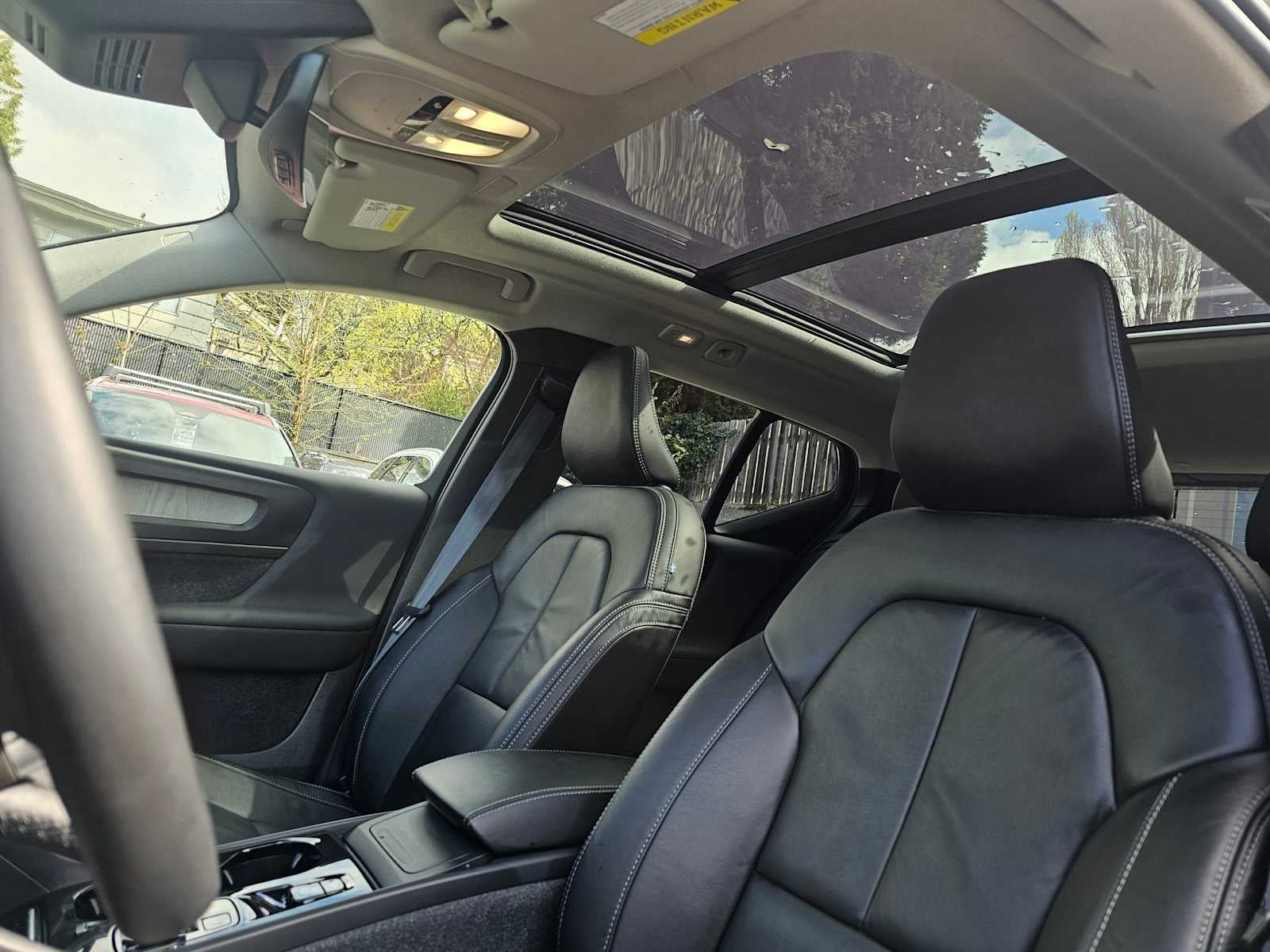 2023 Volvo XC40 Plus Dark Theme