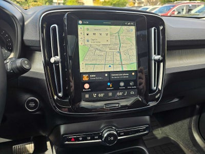 2023 Volvo XC40 Plus Dark Theme