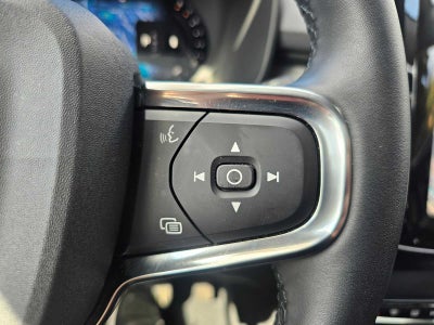 2023 Volvo XC40 Plus Dark Theme